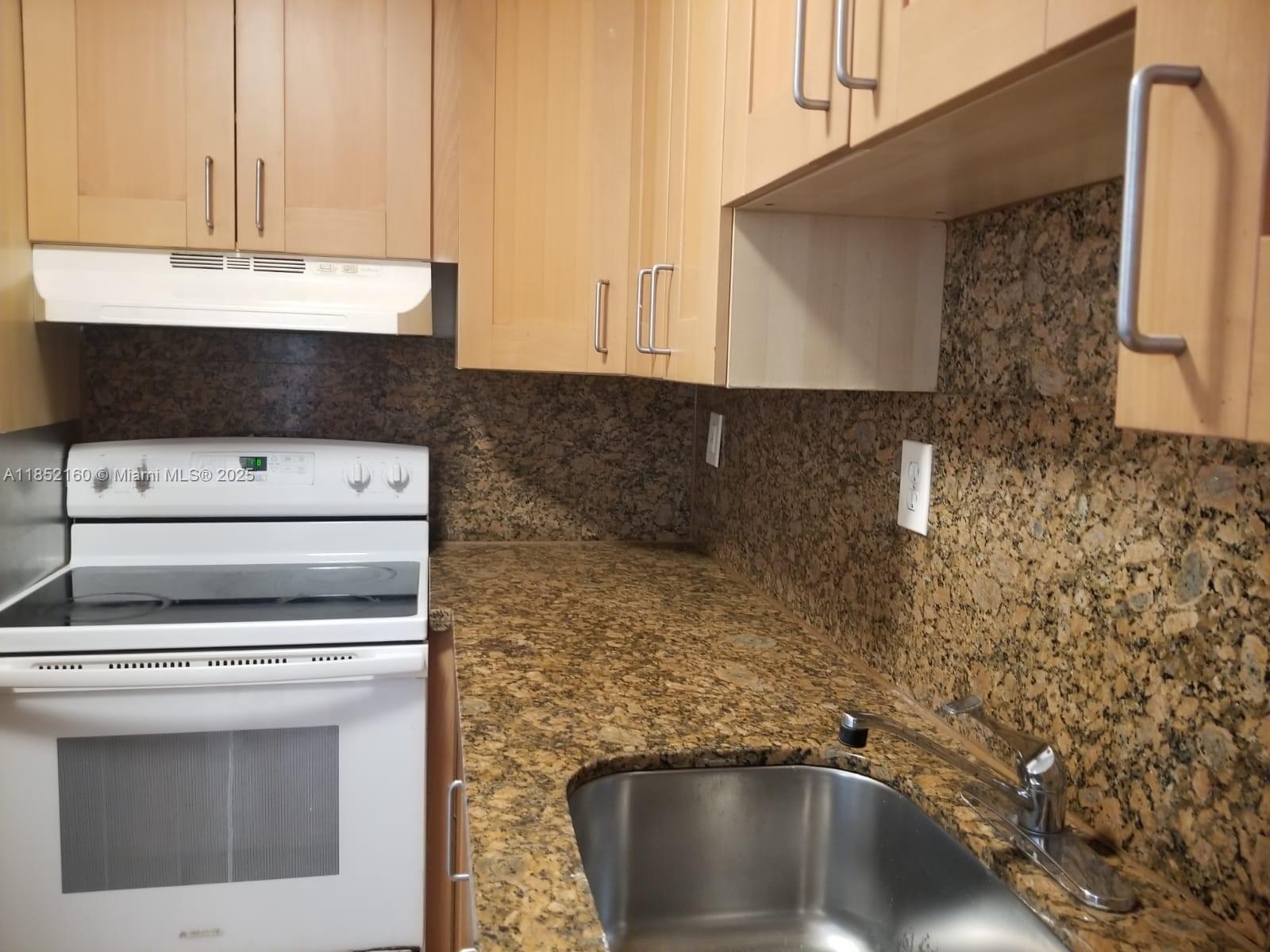See details / 2385 sq. ft. $ 2025-08-04 0 Photo