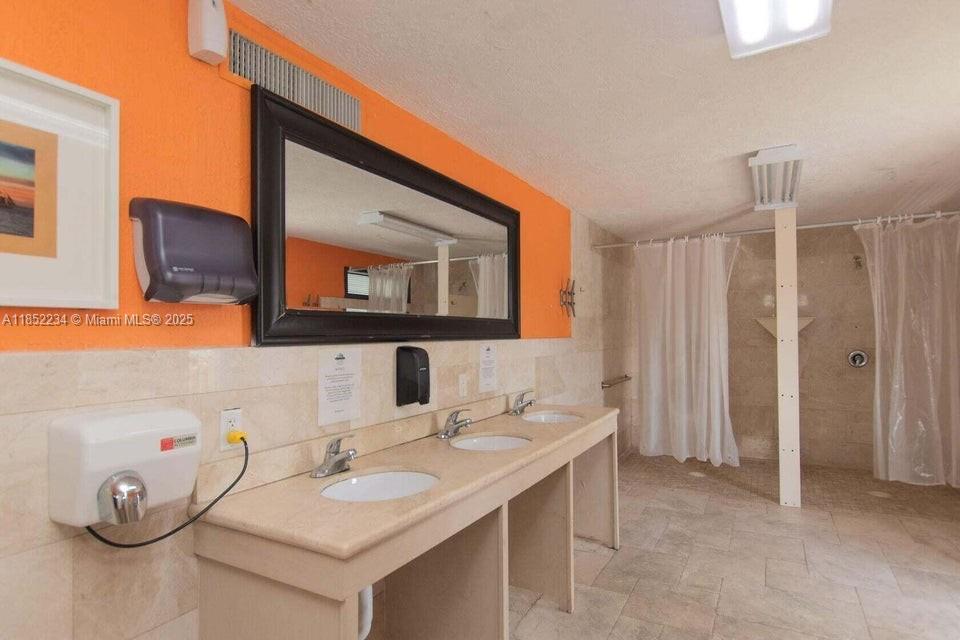 See details / sq. ft. $ 2025-08-04 0 Photo
