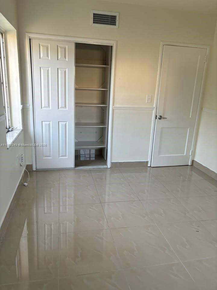See details / 1293 sq. ft. $ 2025-08-04 0 Photo