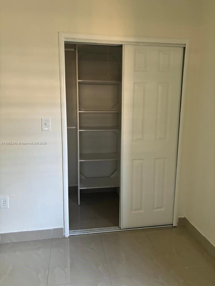 See details / 1293 sq. ft. $ 2025-08-04 0 Photo