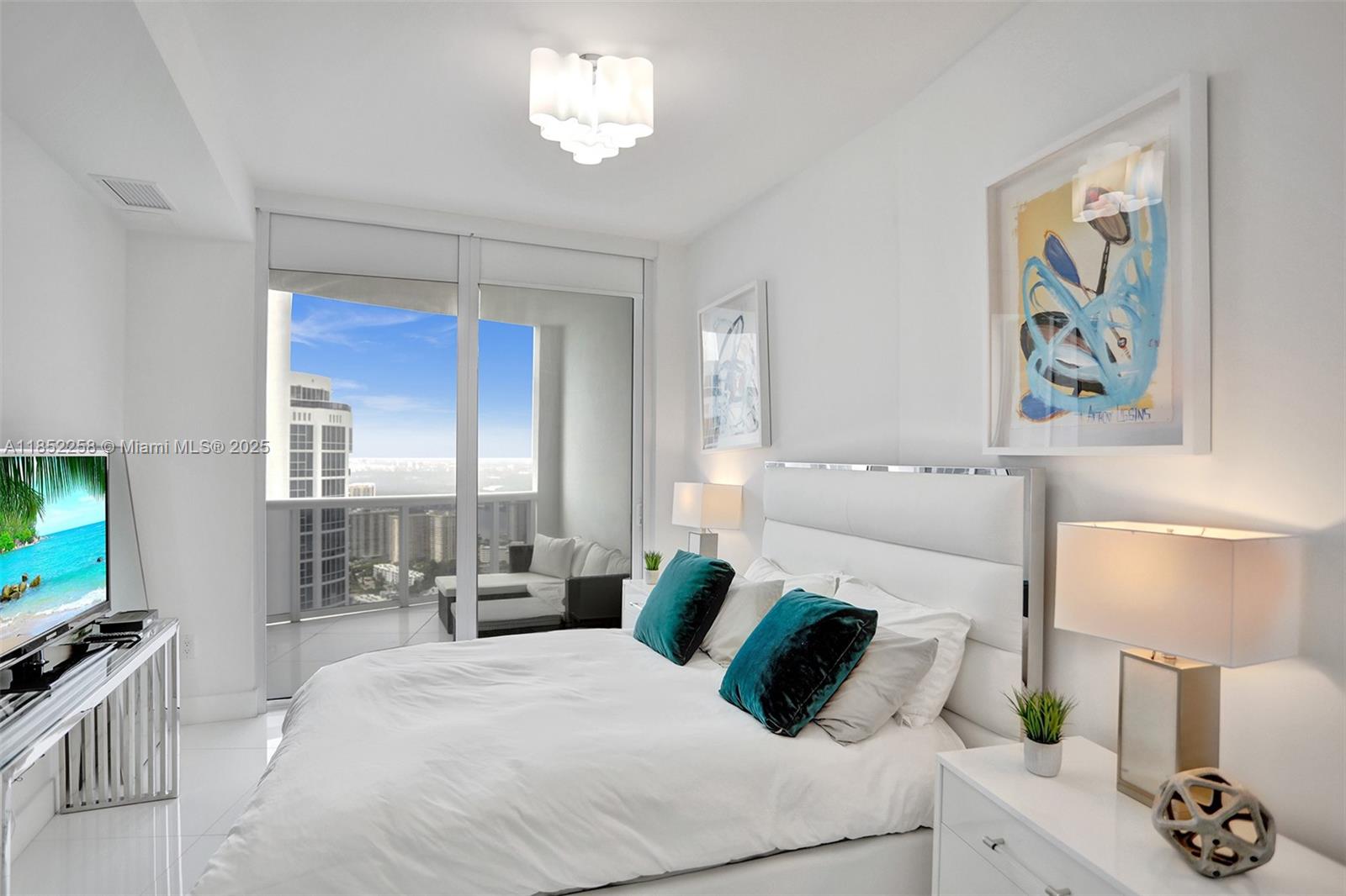 See details 5508 1 / 2 920 sq. ft. $ 2025-08-04 0 Photo