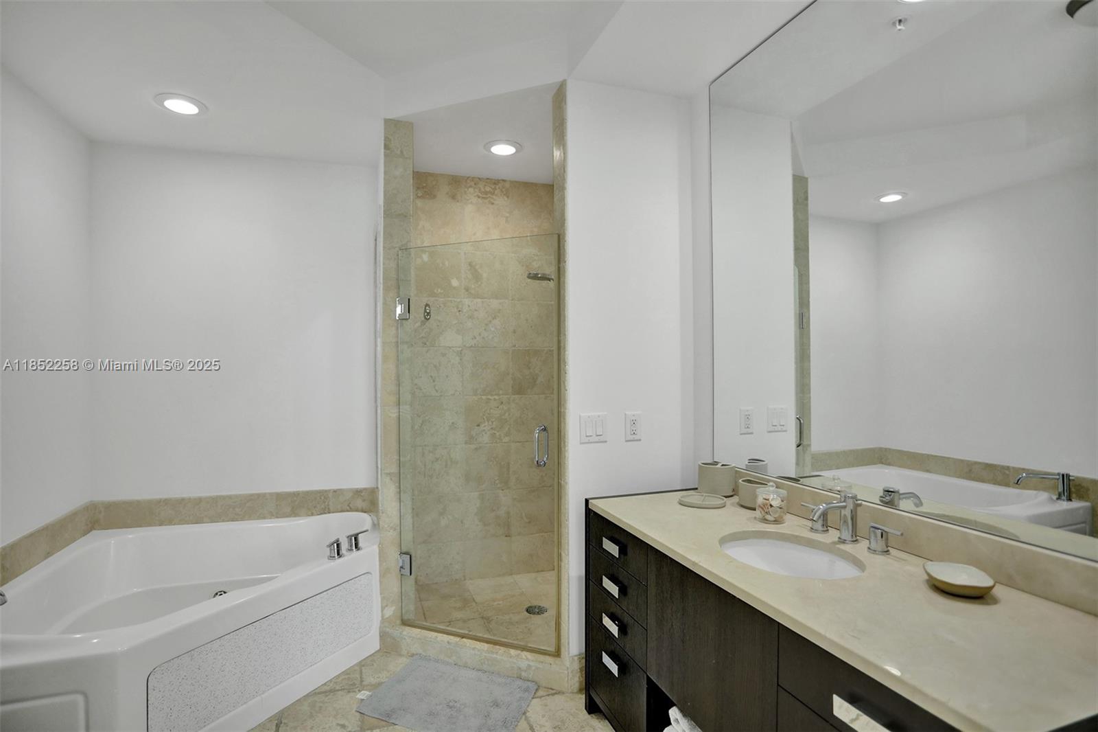 See details 5508 1 / 2 920 sq. ft. $ 2025-08-04 0 Photo