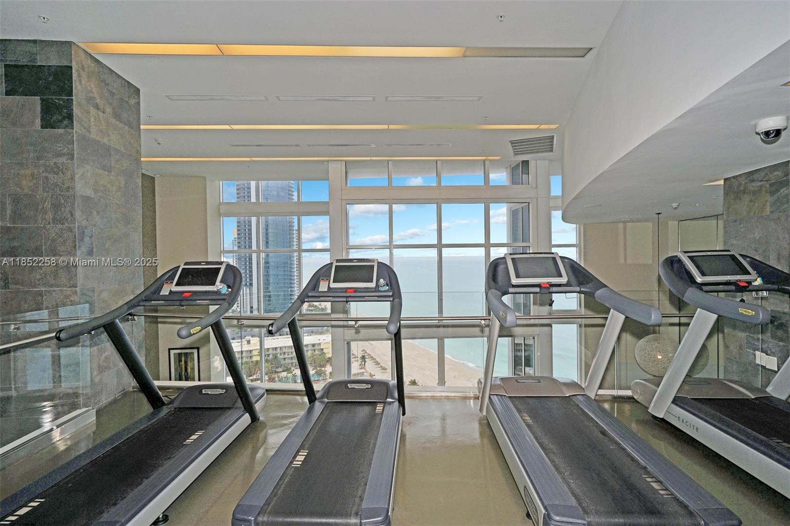 See details 5508 1 / 2 920 sq. ft. $ 2025-08-04 0 Photo