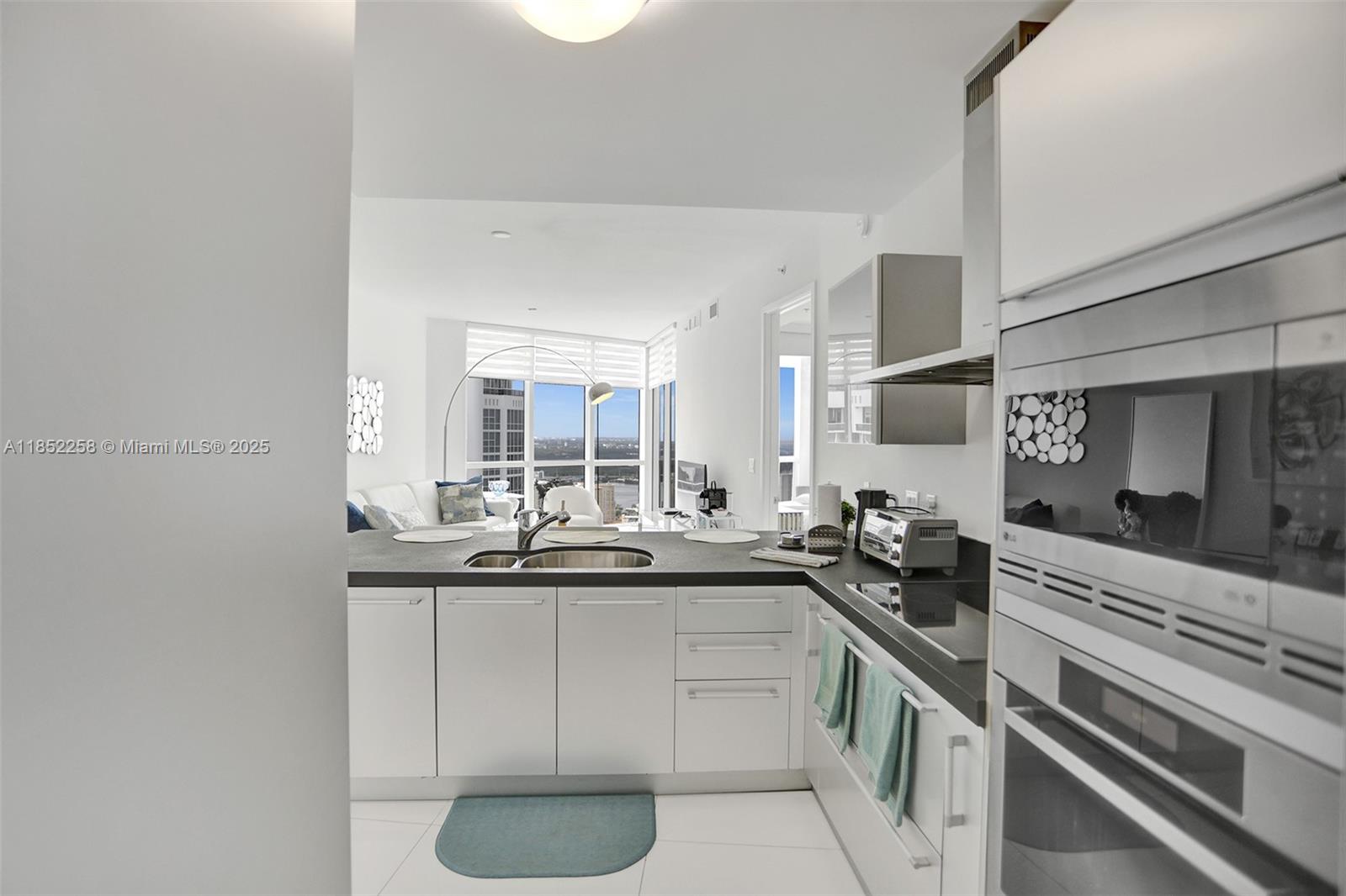 See details 5508 1 / 2 920 sq. ft. $ 2025-08-04 0 Photo