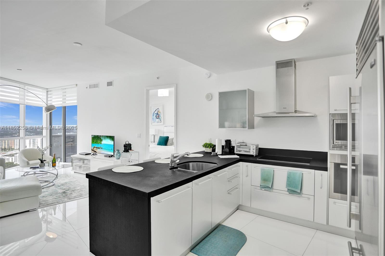 See details 5508 1 / 2 920 sq. ft. $ 2025-08-04 0 Photo
