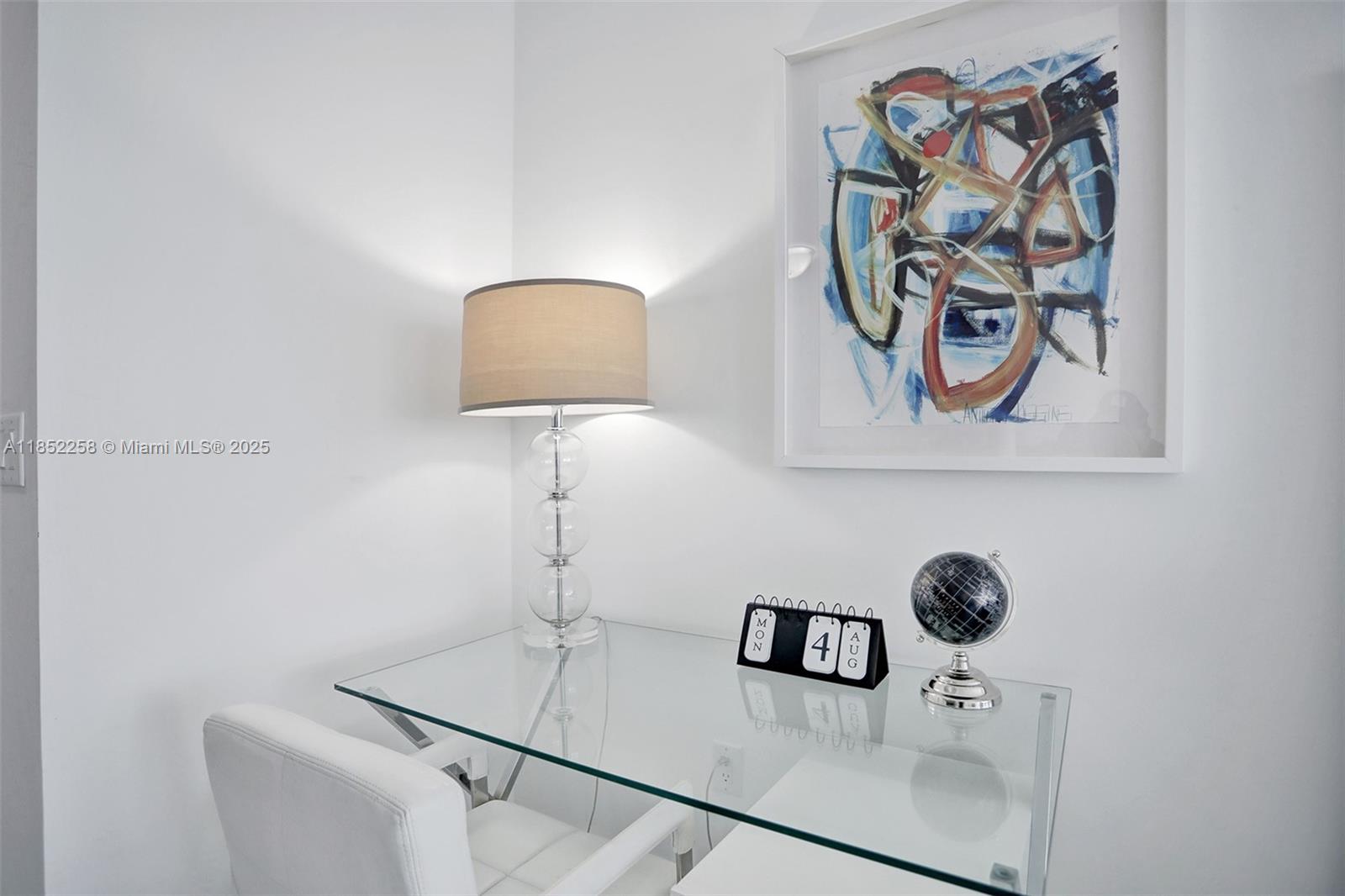 See details 5508 1 / 2 920 sq. ft. $ 2025-08-04 0 Photo