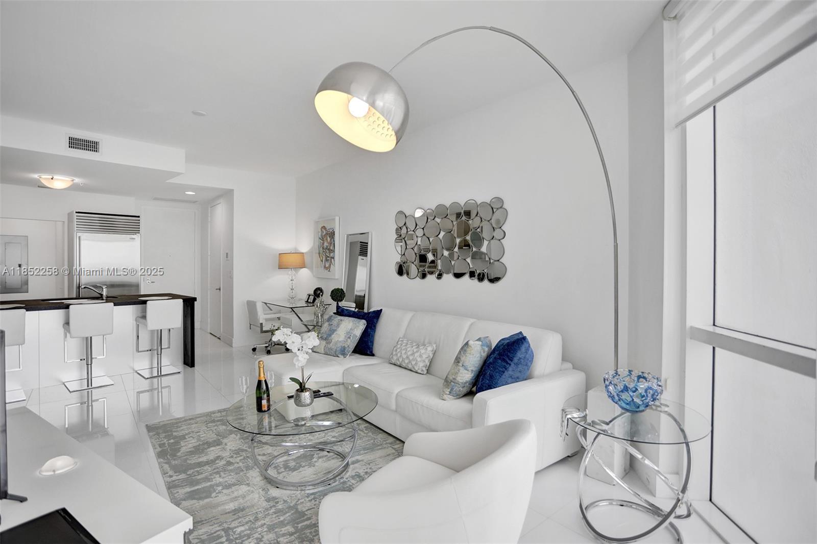 See details 5508 1 / 2 920 sq. ft. $ 2025-08-04 0 Photo