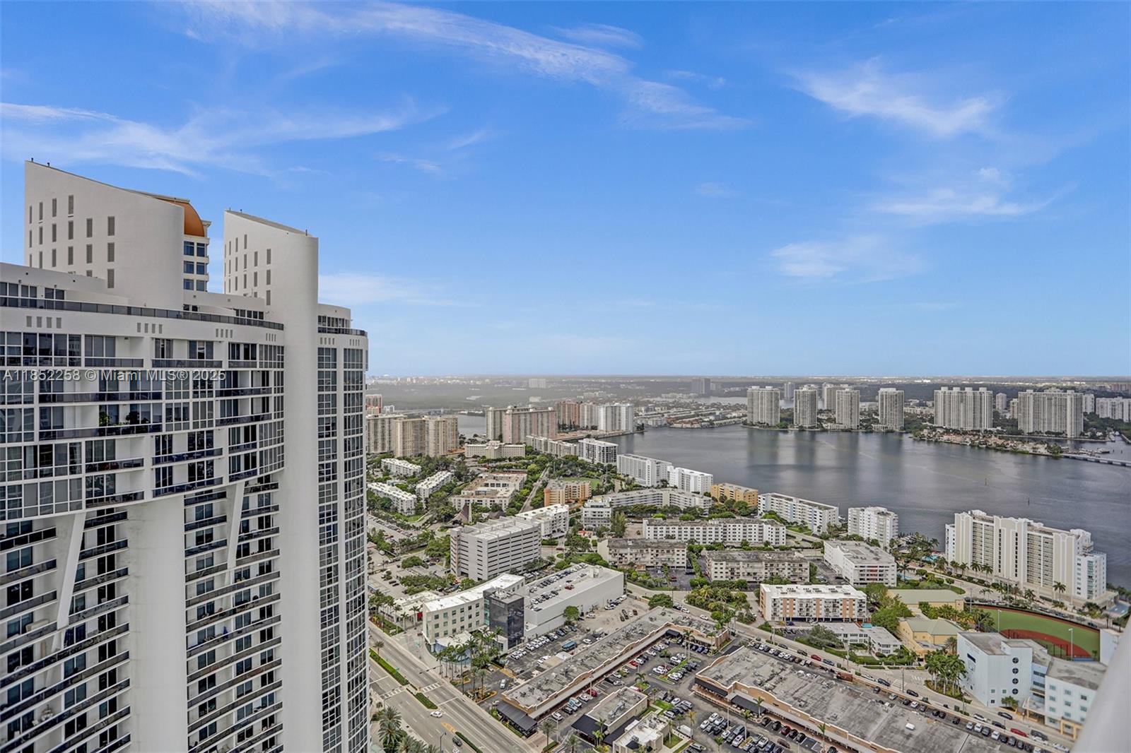 See details 5508 1 / 2 920 sq. ft. $ 2025-08-04 0 Photo