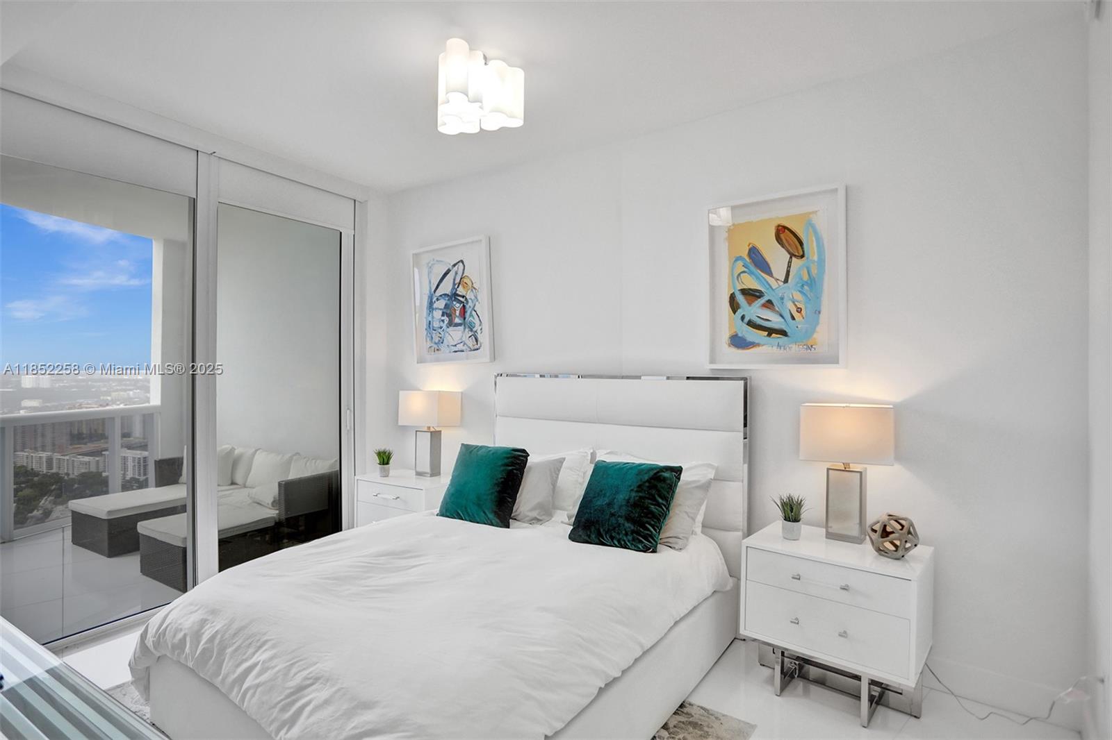 See details 5508 1 / 2 920 sq. ft. $ 2025-08-04 0 Photo