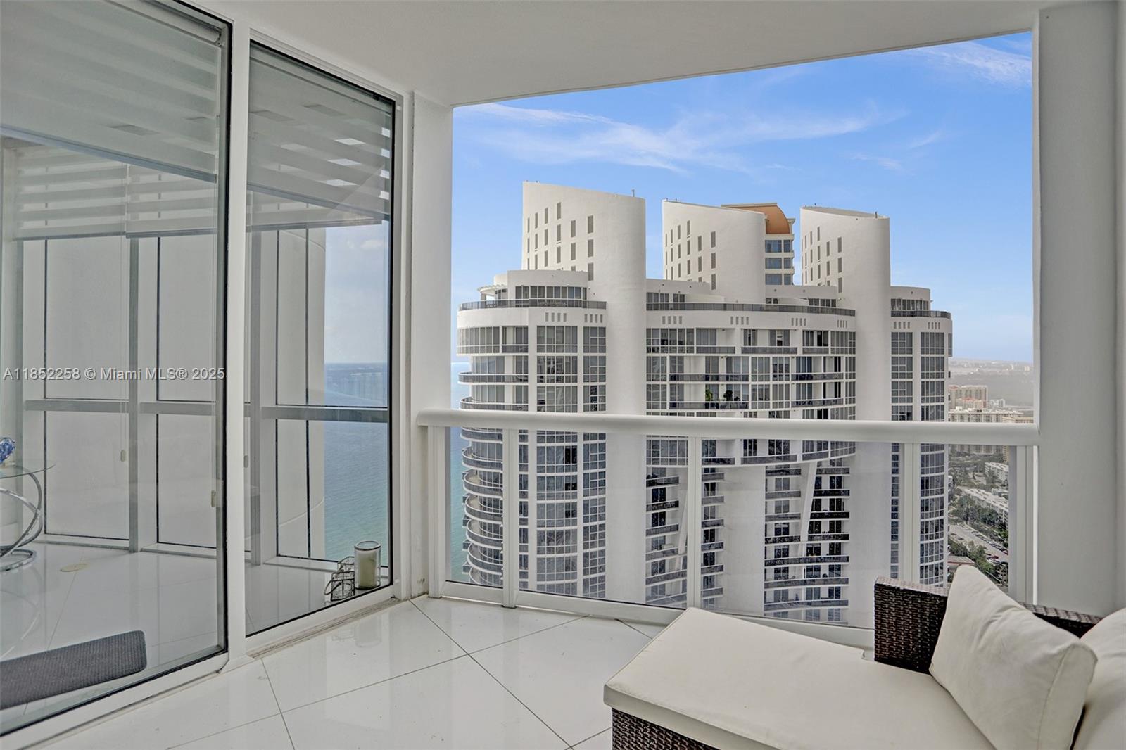 See details 5508 1 / 2 920 sq. ft. $ 2025-08-04 0 Photo