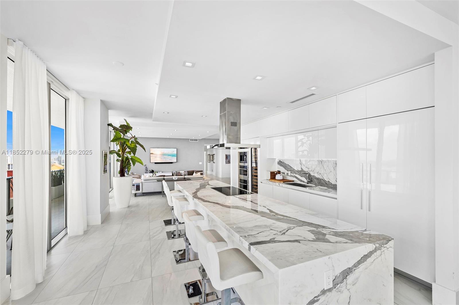 See details 5-PH01 4 / 5 3895 sq. ft. $ 2025-08-04 0 Photo