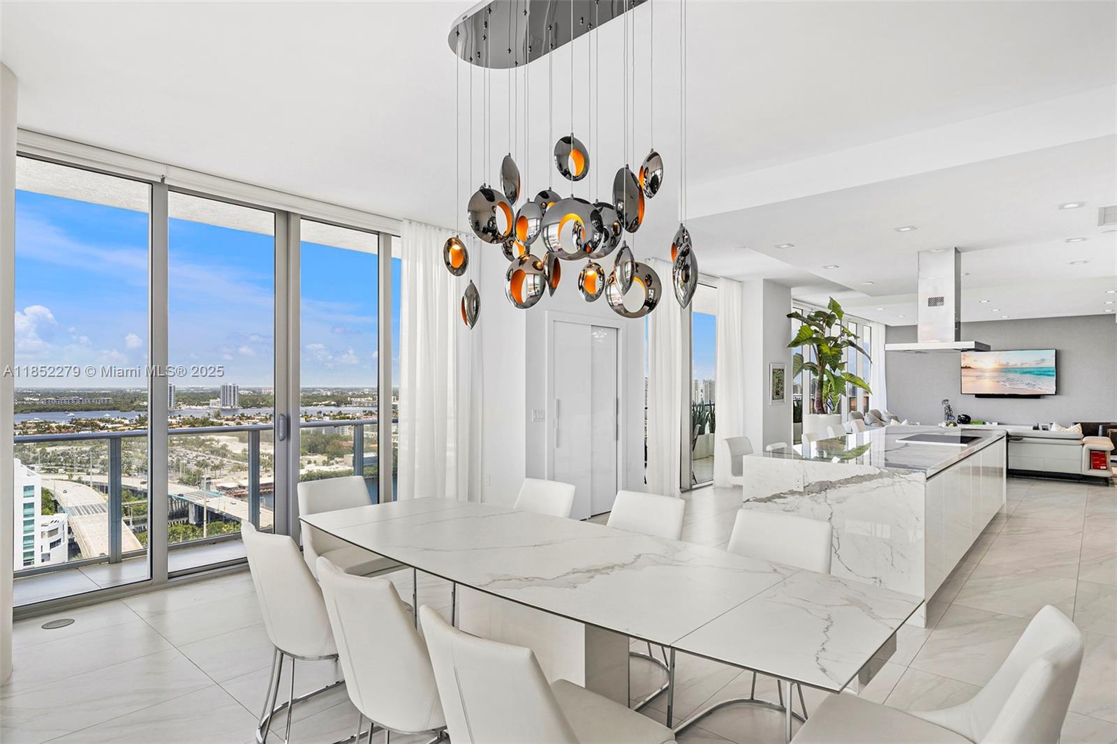See details 5-PH01 4 / 5 3895 sq. ft. $ 2025-08-04 0 Photo