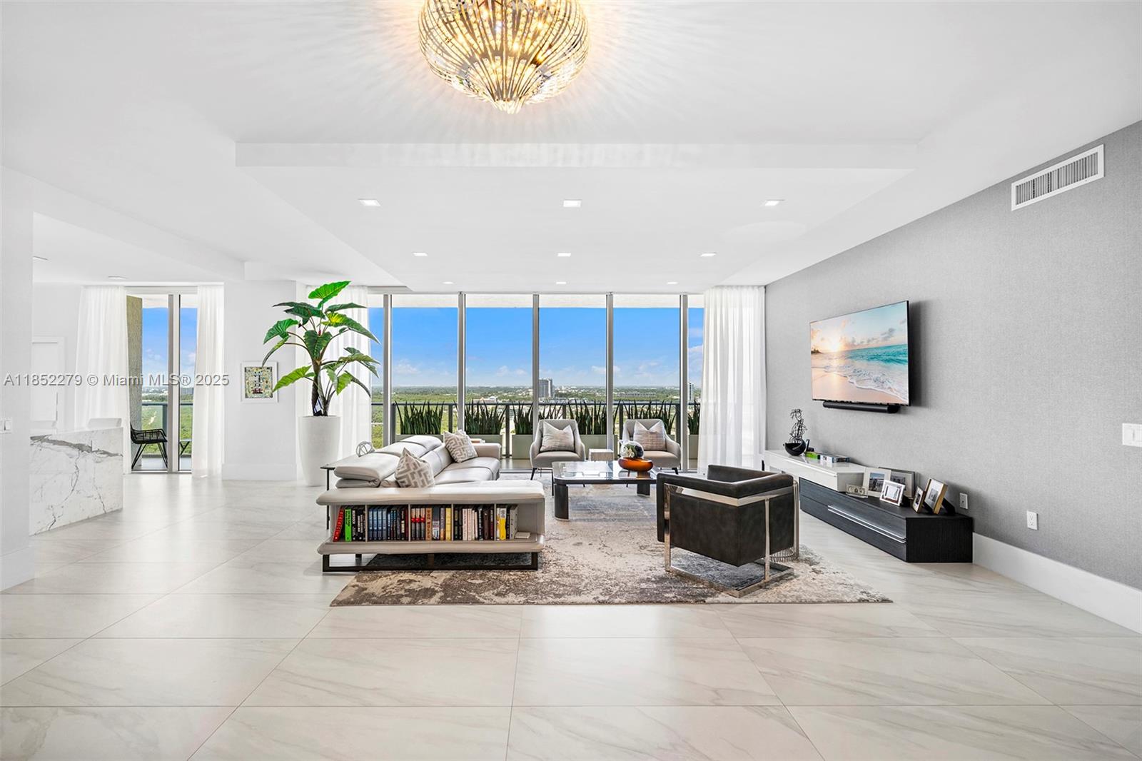 See details 5-PH01 4 / 5 3895 sq. ft. $ 2025-08-04 0 Photo