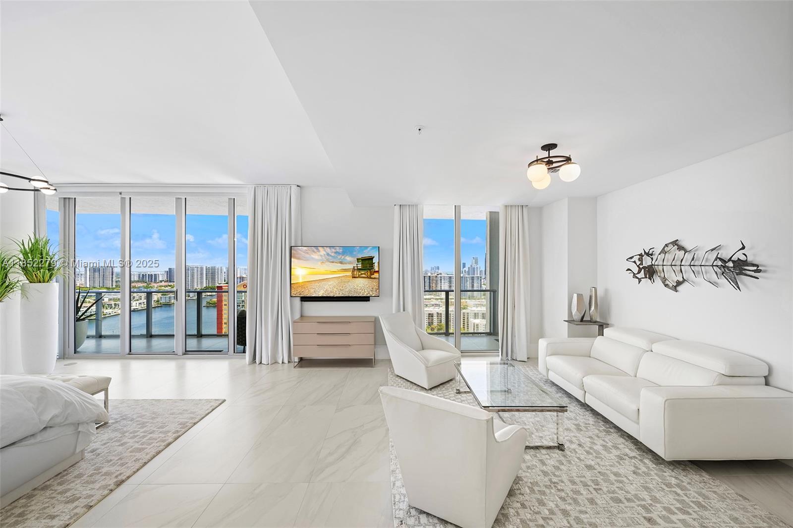 See details 5-PH01 4 / 5 3895 sq. ft. $ 2025-08-04 0 Photo