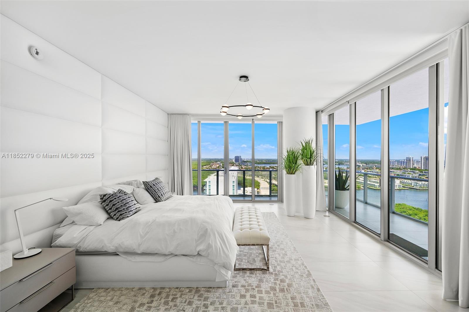 See details 5-PH01 4 / 5 3895 sq. ft. $ 2025-08-04 0 Photo