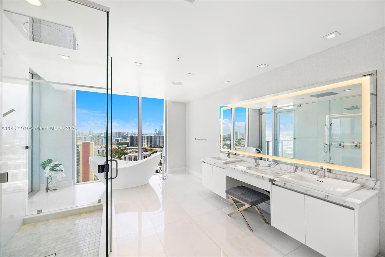 See details 5-PH01 4 / 5 3895 sq. ft. $ 2025-08-04 0 Photo