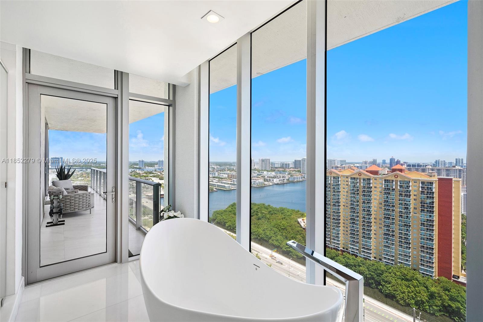 See details 5-PH01 4 / 5 3895 sq. ft. $ 2025-08-04 0 Photo