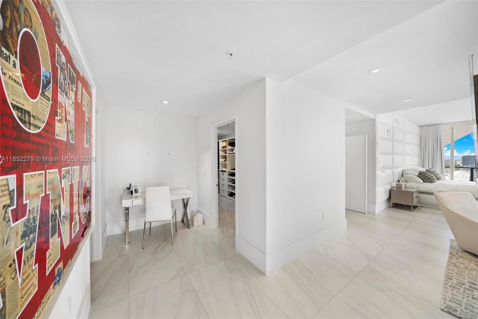 See details 5-PH01 4 / 5 3895 sq. ft. $ 2025-08-04 0 Photo