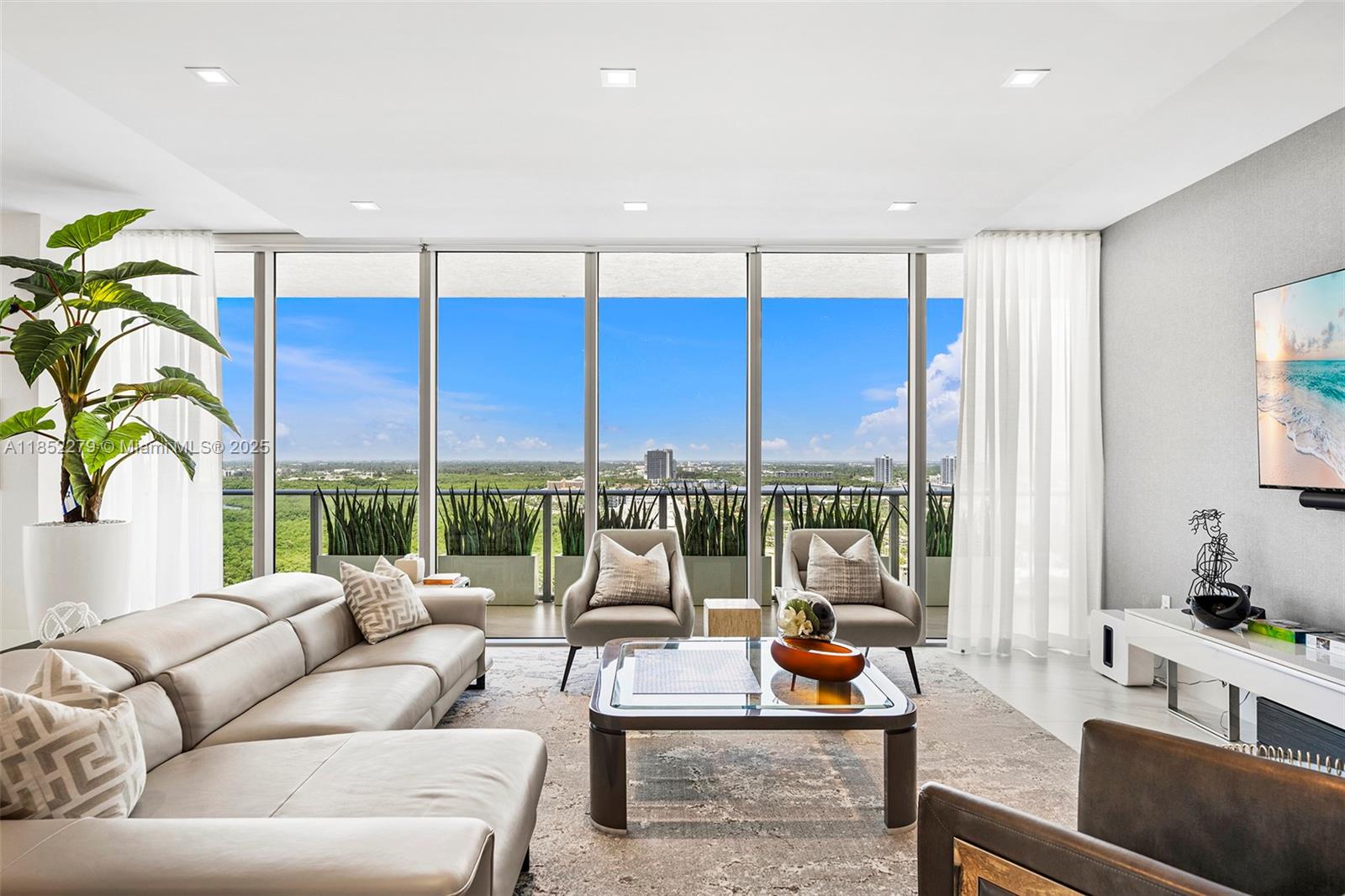 See details 5-PH01 4 / 5 3895 sq. ft. $ 2025-08-04 0 Photo