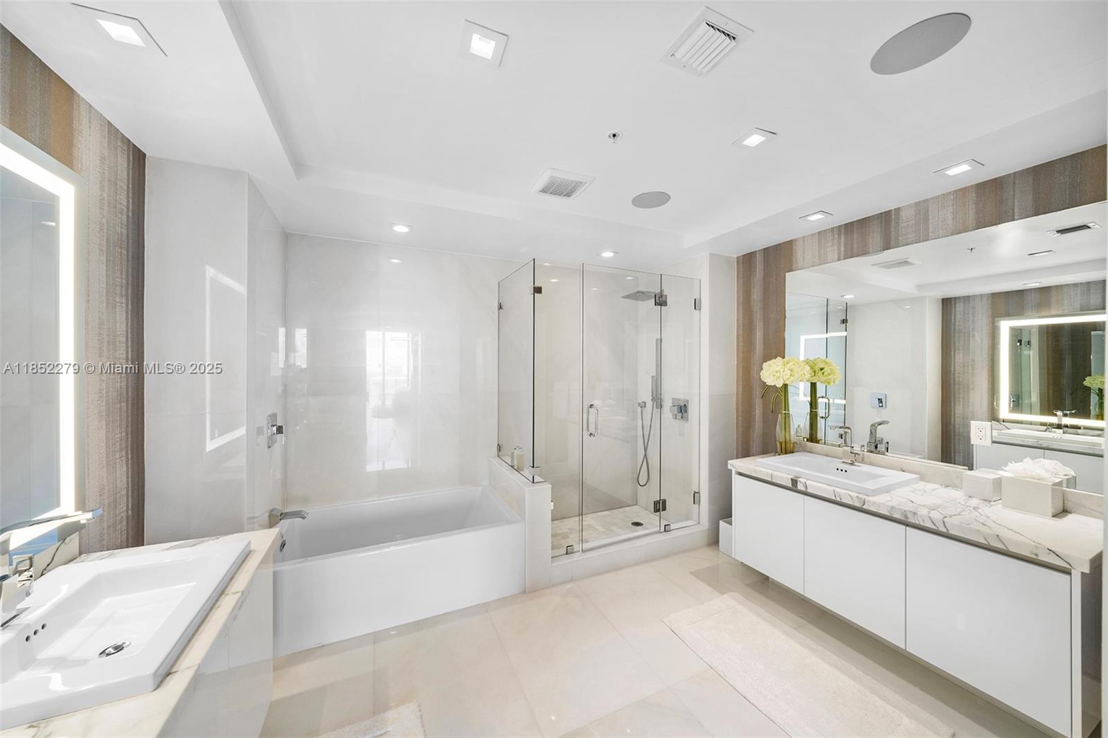 See details 5-PH01 4 / 5 3895 sq. ft. $ 2025-08-04 0 Photo