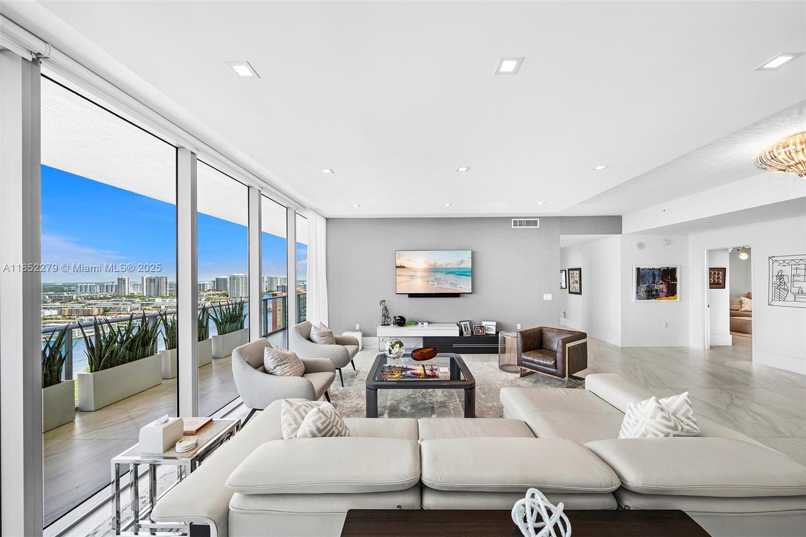 See details 5-PH01 4 / 5 3895 sq. ft. $ 2025-08-04 0 Photo