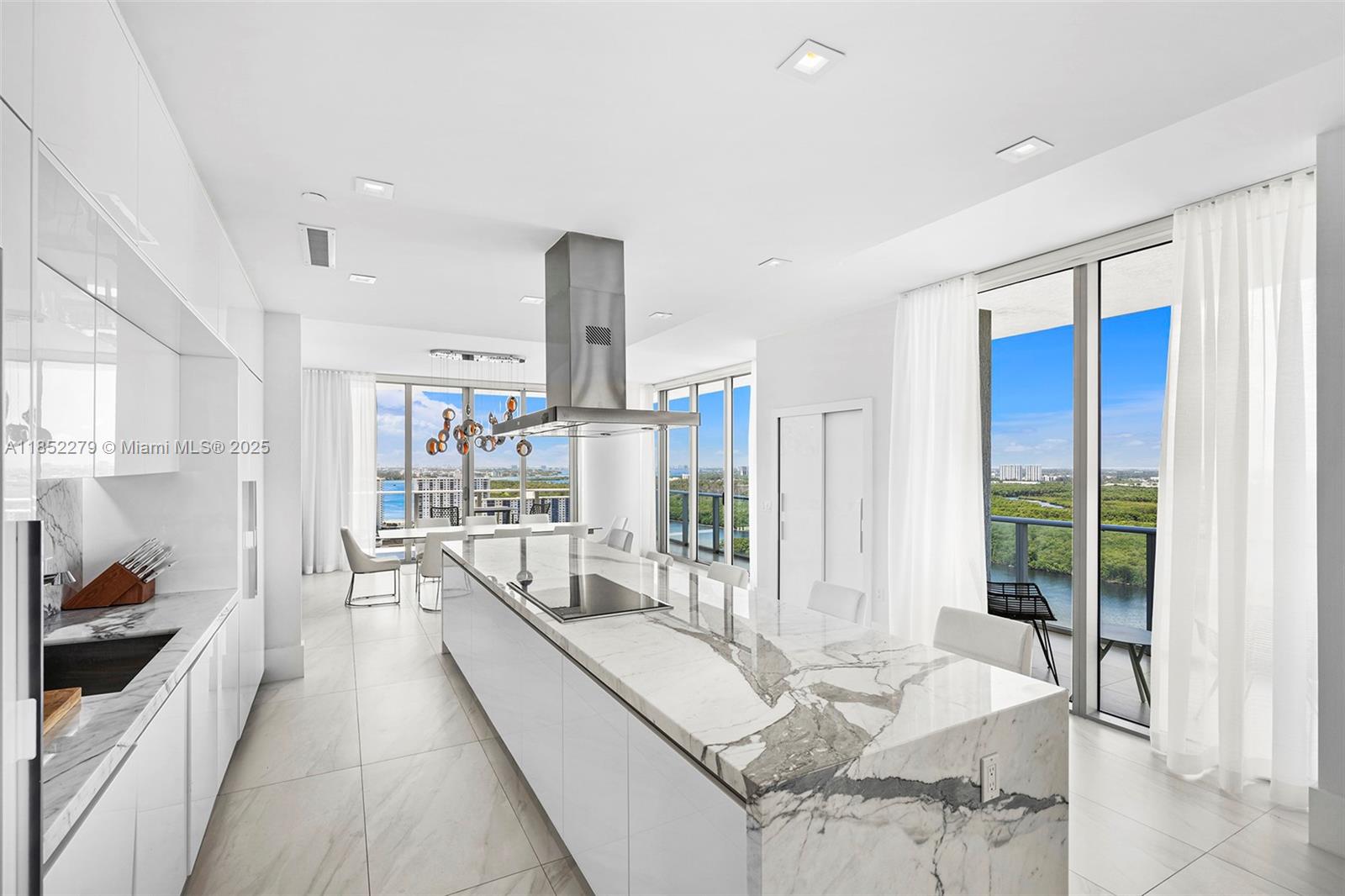 See details 5-PH01 4 / 5 3895 sq. ft. $ 2025-08-04 0 Photo