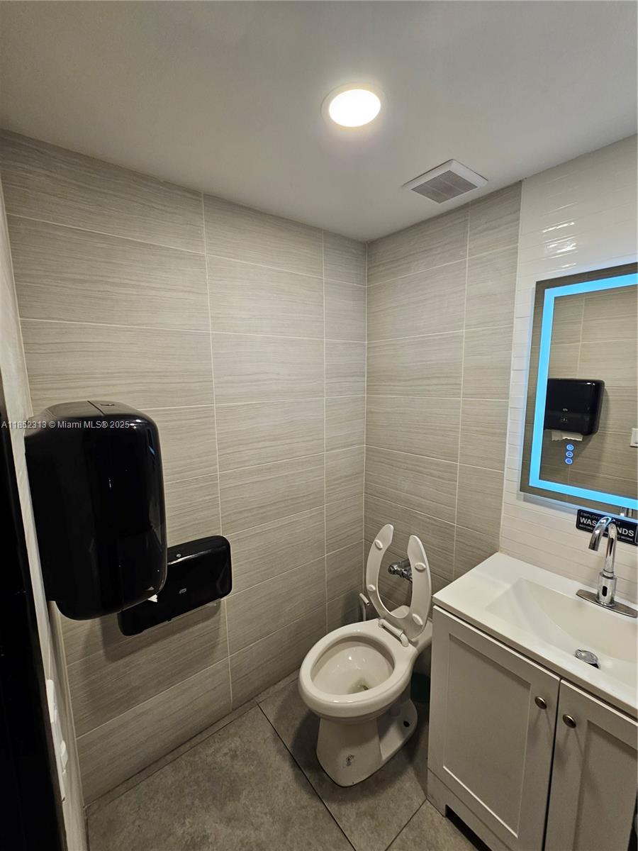 See details / sq. ft. $ 2025-09-09 0 Photo