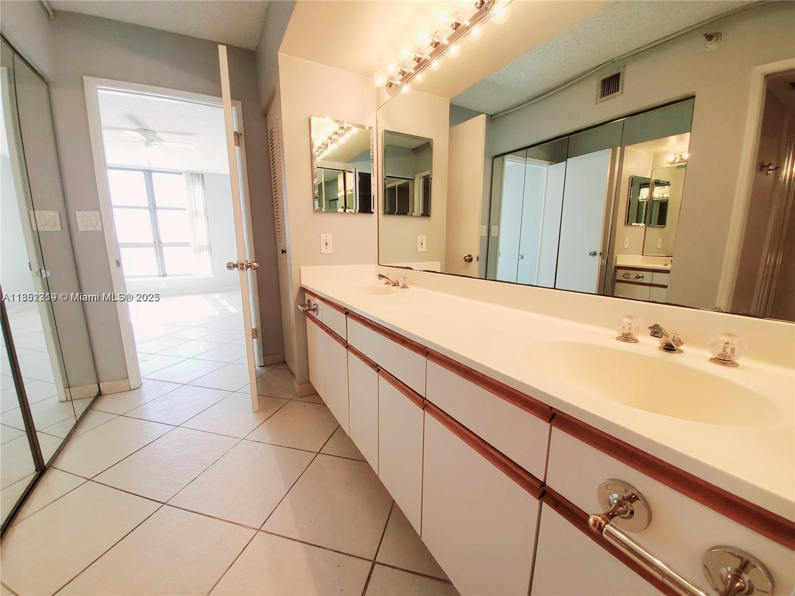 Photo of 19101 36th Ct  #2604, Aventura, Florida, 33180 - 
