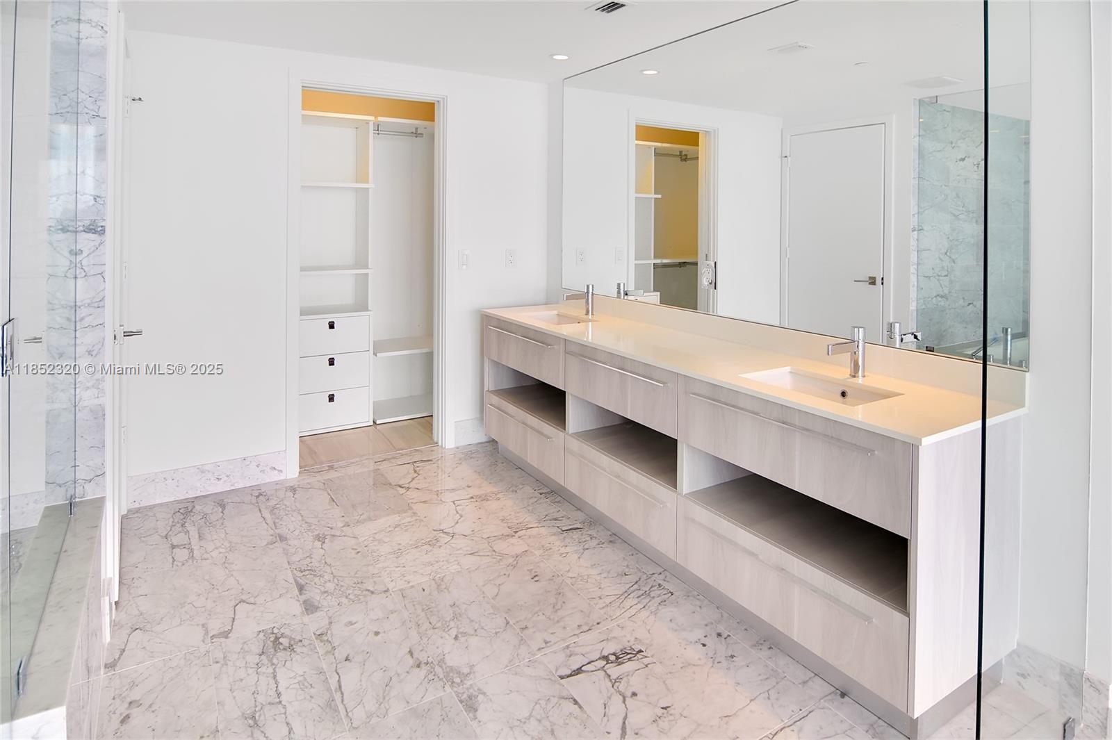 See details 3605 2 / 2 1088 sq. ft. $ 2025-08-04 0 Photo