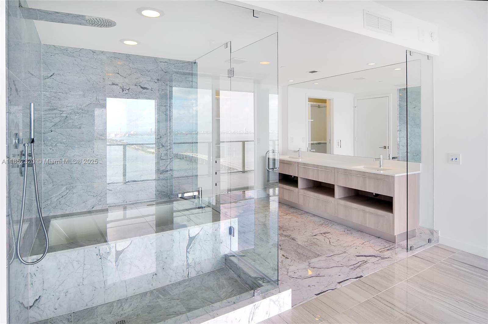 See details 3605 2 / 2 1088 sq. ft. $ 2025-08-04 0 Photo