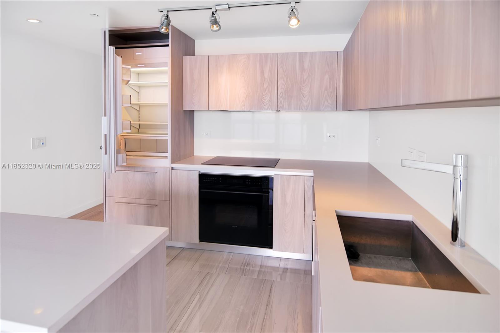 See details 3605 2 / 2 1088 sq. ft. $ 2025-08-04 0 Photo