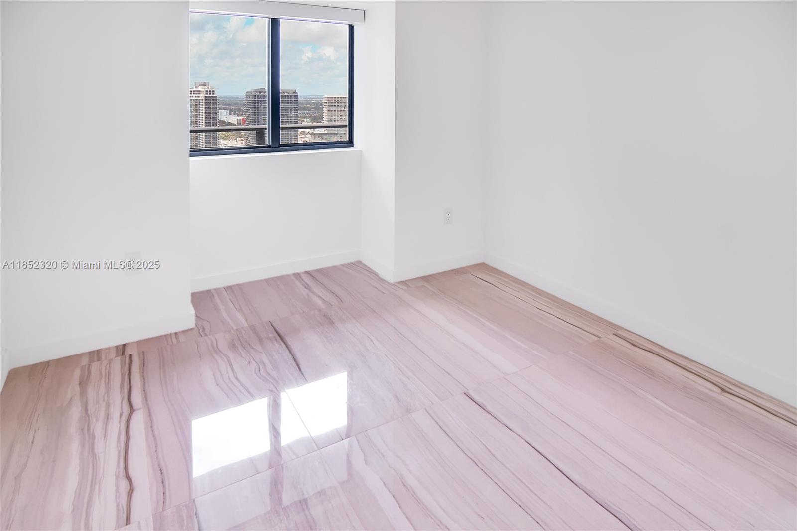 See details 3605 2 / 2 1088 sq. ft. $ 2025-08-04 0 Photo