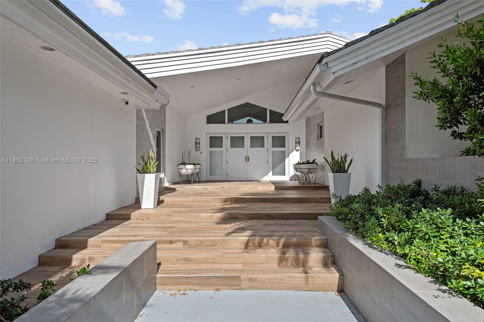 Photo of 194 Golden Beach Dr (194), Golden Beach, Florida, 33160 -