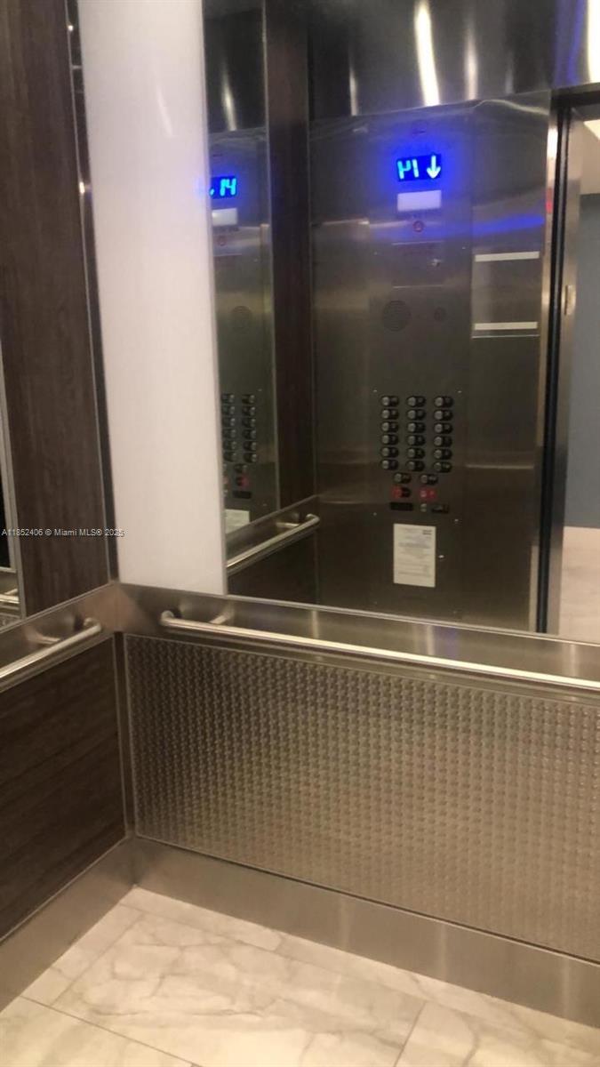 Photo of 2751 Ocean Dr  #1406-S, Hollywood, Florida, 33019 - 