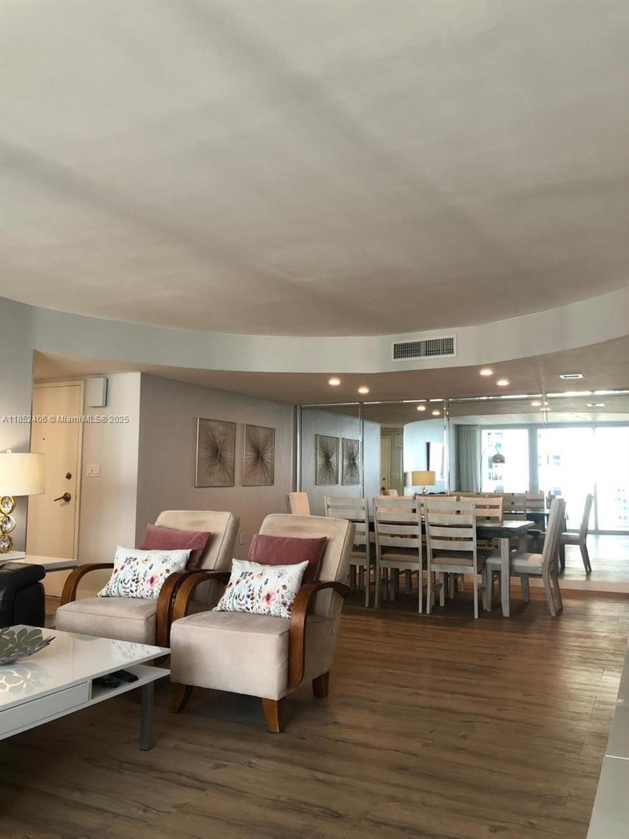Photo of 2751 Ocean Dr  #1406-S, Hollywood, Florida, 33019 - 
