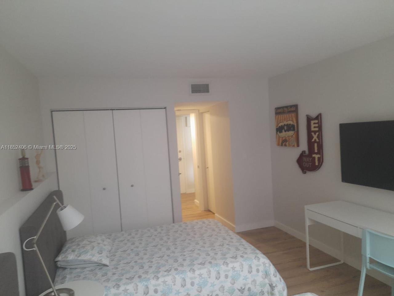 Photo of 2751 Ocean Dr  #1406-S, Hollywood, Florida, 33019 - 