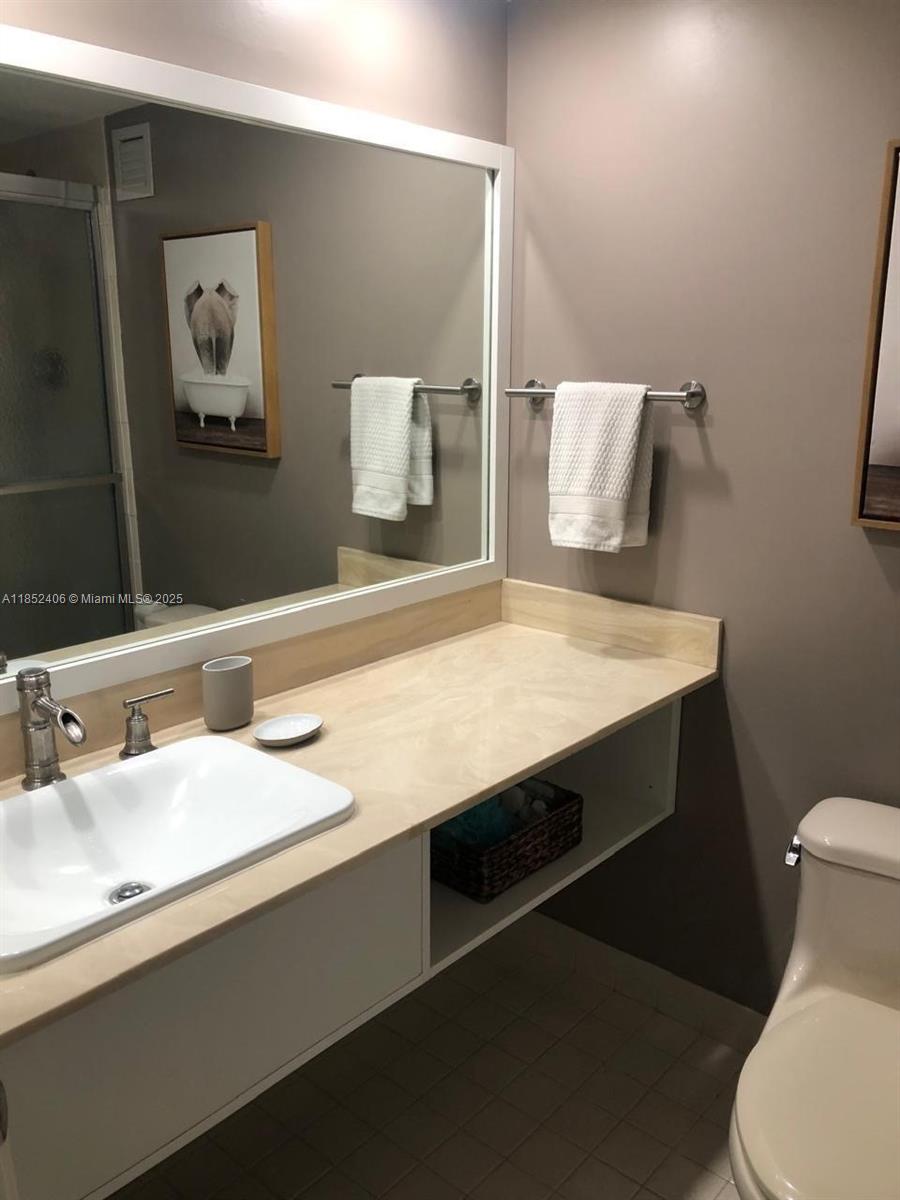 Photo of 2751 Ocean Dr  #1406-S, Hollywood, Florida, 33019 - 