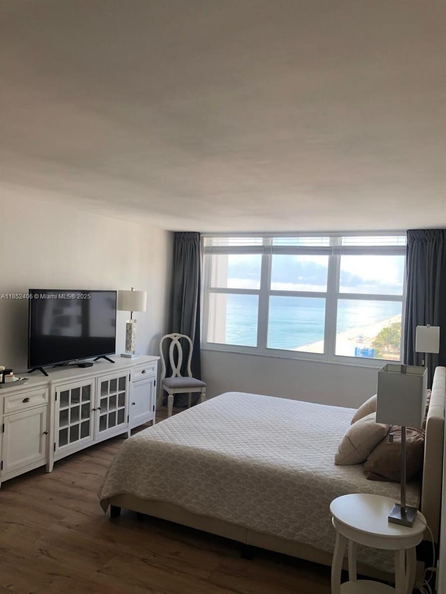 Photo of 2751 Ocean Dr  #1406-S, Hollywood, Florida, 33019 - 
