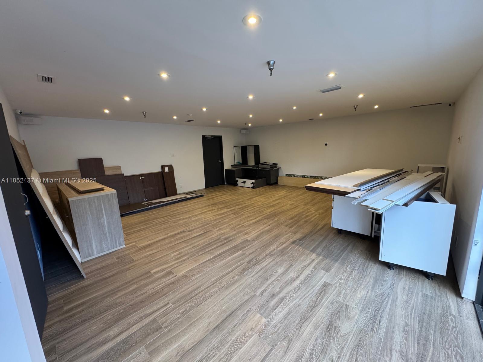 See details A 2 / sq. ft. $ 2025-08-04 0 Photo