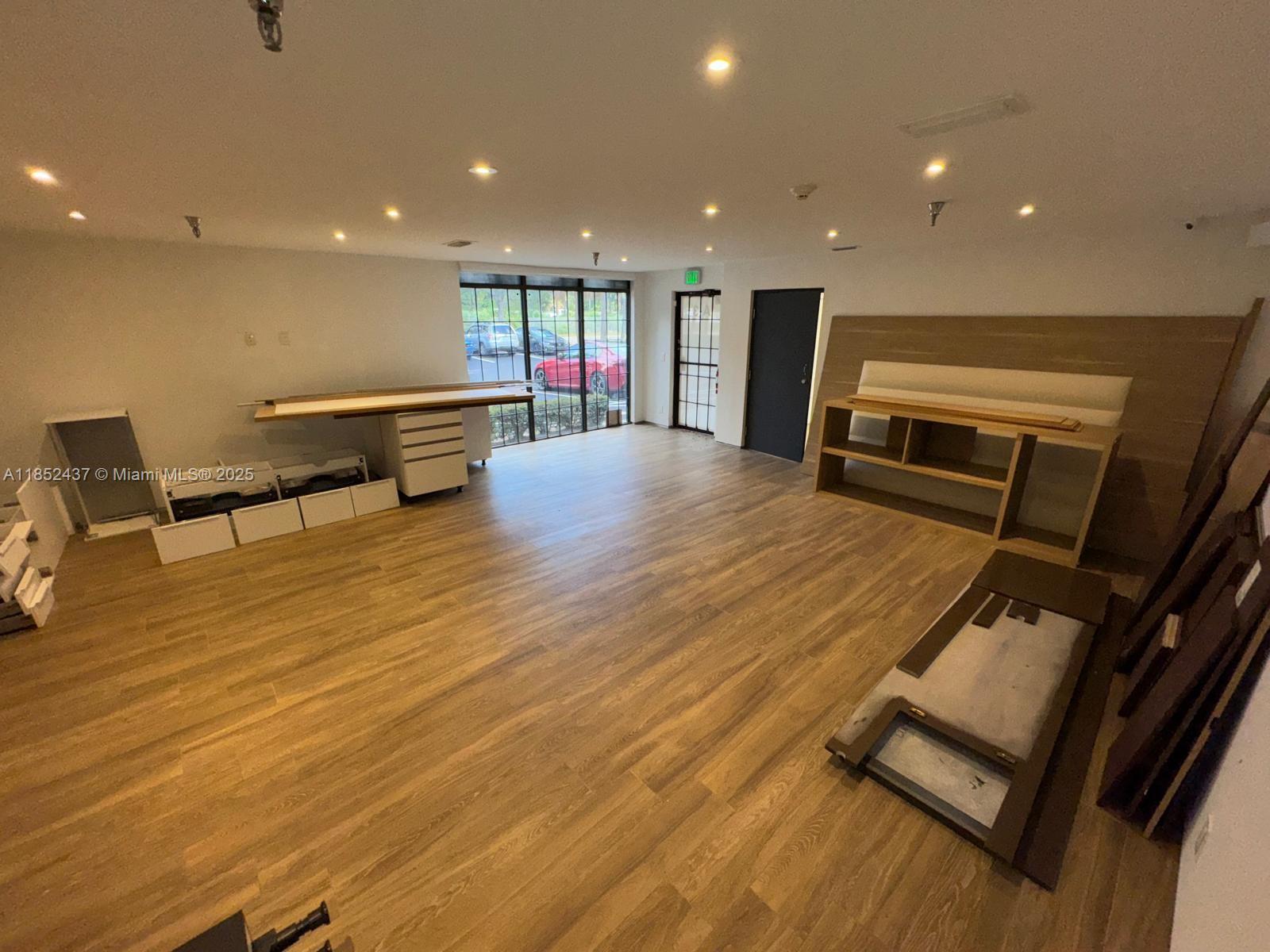 See details A 2 / sq. ft. $ 2025-08-04 0 Photo