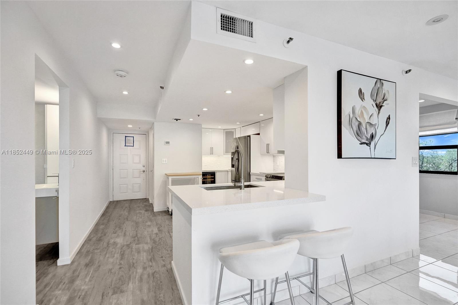 Photo of 1201 Ocean Dr  #320N, Hollywood, Florida, 33019 - 