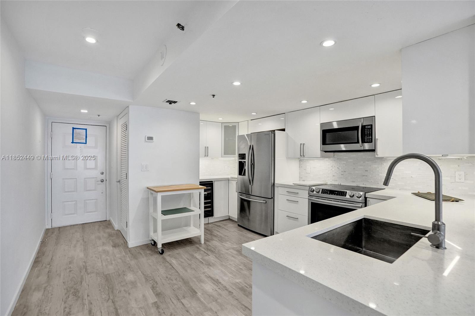Photo of 1201 Ocean Dr  #320N, Hollywood, Florida, 33019 - 