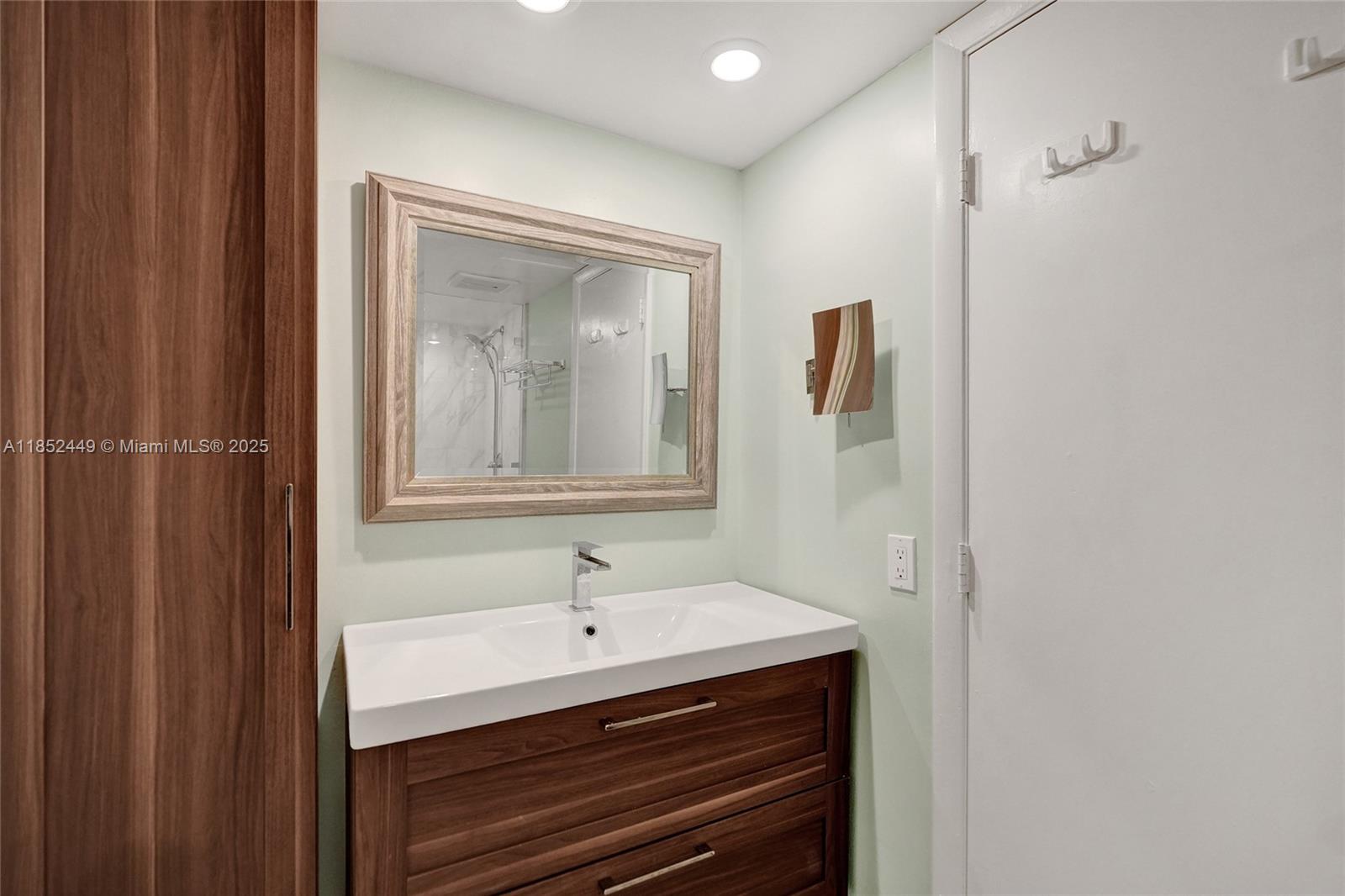 Photo of 1201 Ocean Dr  #320N, Hollywood, Florida, 33019 - 