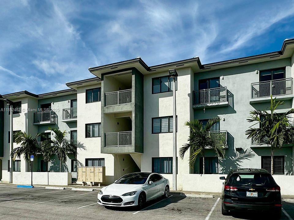 See details / sq. ft. $ 2025-08-04 0 Photo