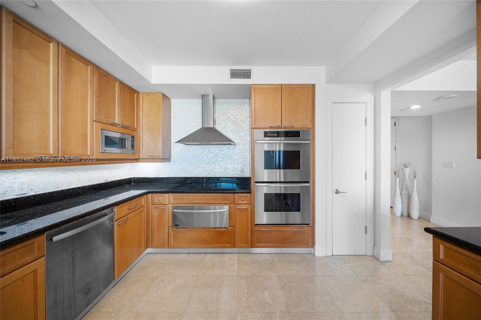 Photo of 20201 Country Club Dr  #1404, Aventura, Florida, 33180 - 