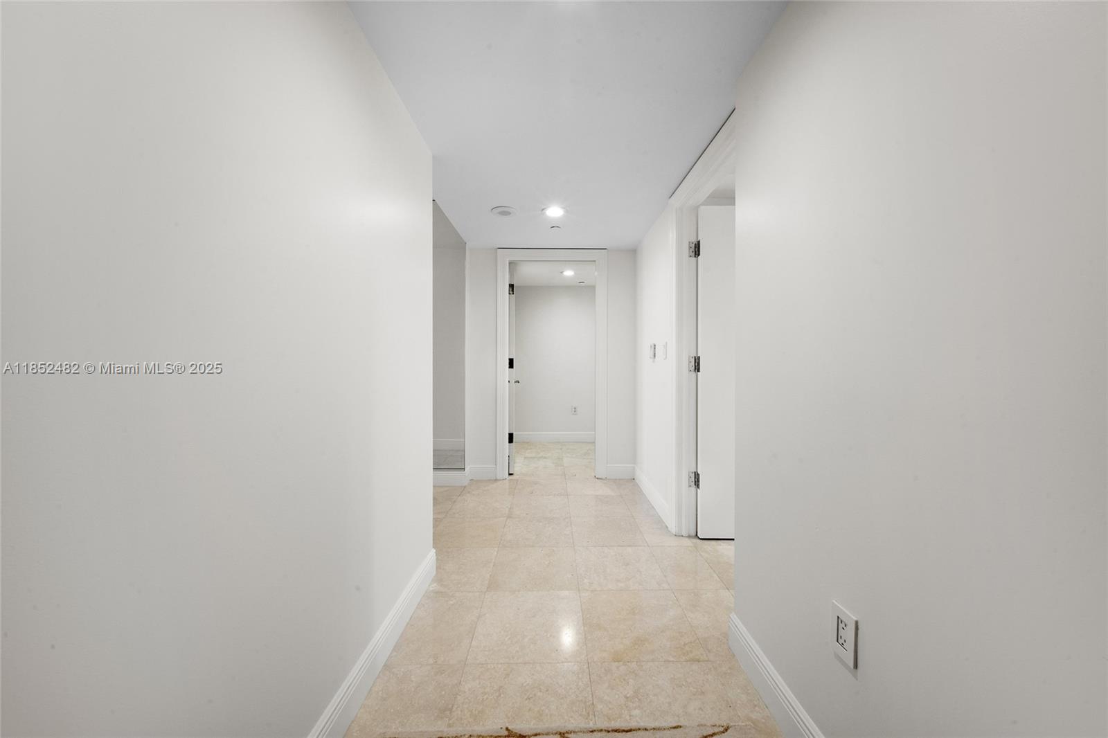 Photo of 20201 Country Club Dr  #1404, Aventura, Florida, 33180 - Extra sapece that can be used for a small office next to th second bedroom