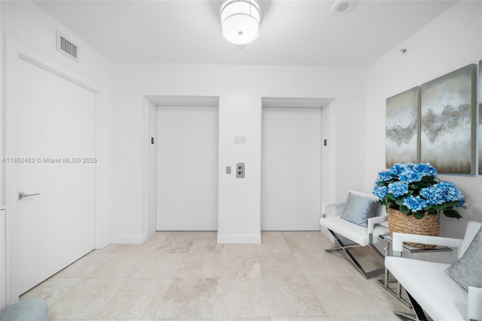 Photo of 20201 Country Club Dr  #1404, Aventura, Florida, 33180 - Foyer