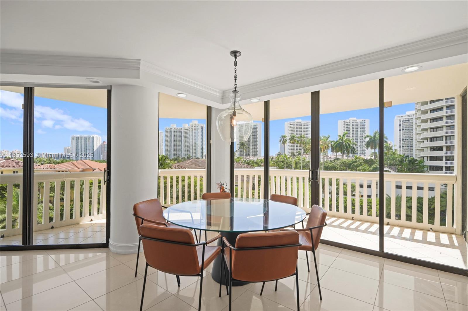 See details 504 3 / 3 1880 sq. ft. $ 2025-08-04 0 Photo