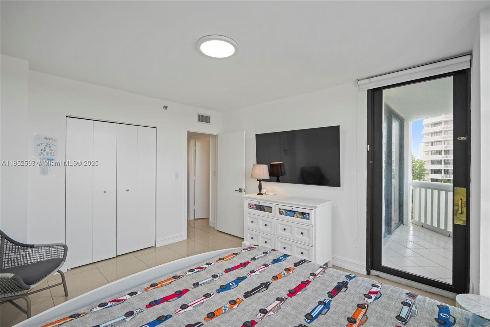 See details 504 3 / 3 1880 sq. ft. $ 2025-08-04 0 Photo