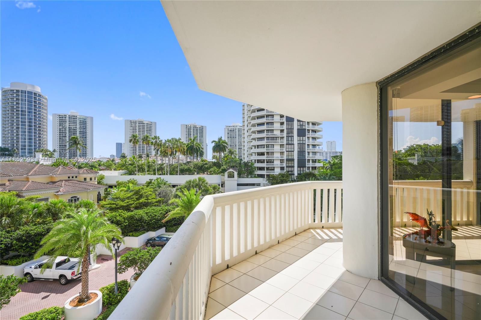 See details 504 3 / 3 1880 sq. ft. $ 2025-08-04 0 Photo